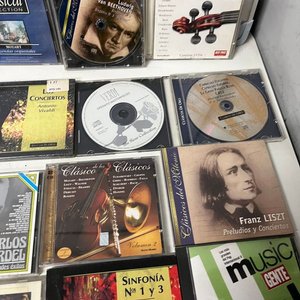 Lote de 50 CDs de Música Clásica y 11 Juegos de PlayStation - imagen 6