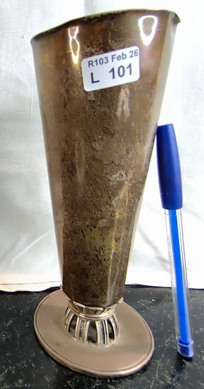 Florero de plata mexicana con deformaciones y abolladuras - imagen 3