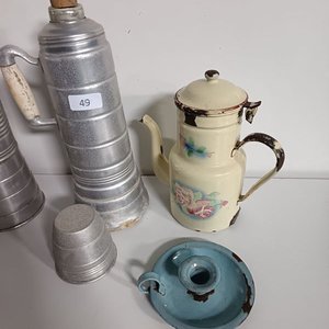 Lote de Termos de Aluminio, Tetera Esmaltada y Candelabro - imagen 6