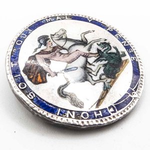 Prendedor de Plata con Moneda Esmaltada Pintada a Mano - imagen 2