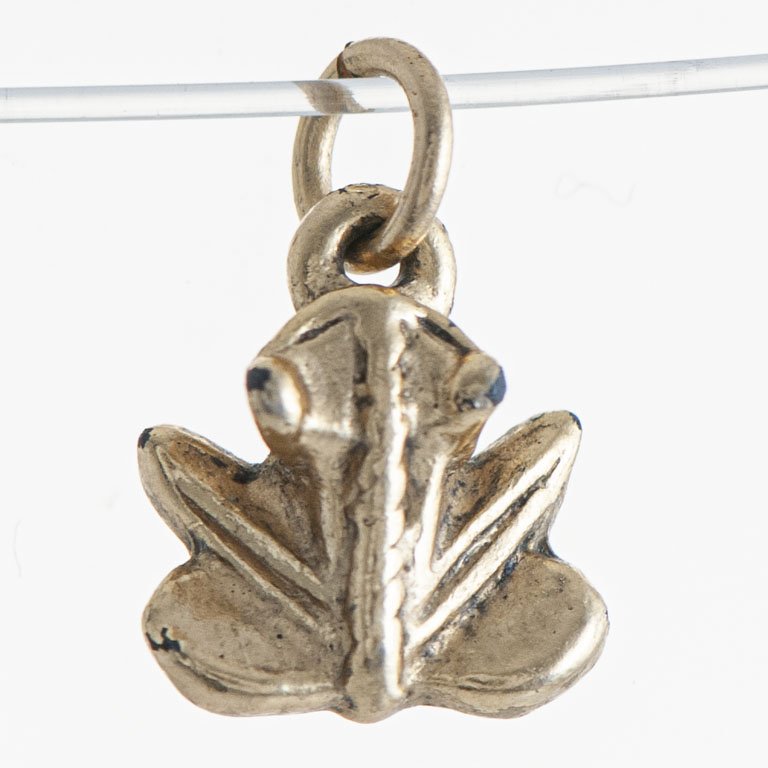 Dije de Oro con Rana en Cadena