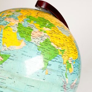 Globo Terráqueo con Soporte de Madera - Altura 34 cm - imagen 4