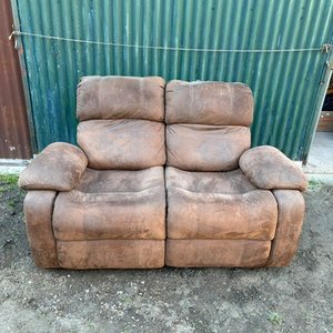 Sillón Reclinable de Dos Cuerpos en Cuero Sintético Marrón - imagen 2