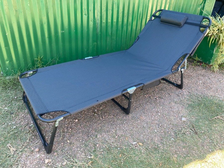 Silla plegable para camping con textura y armrests - imagen 2