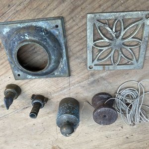 PIEZAS EN BRONCE Y PLOMADA OBRA - imagen 3