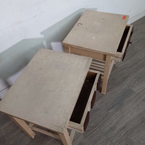 Par de Mesas de Luz de Madera con Cajón y Estante - imagen 6