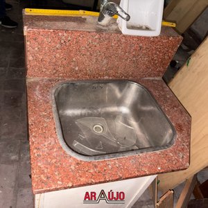 Bacha de Cocina con Mesada de Granito Rosa - imagen 1