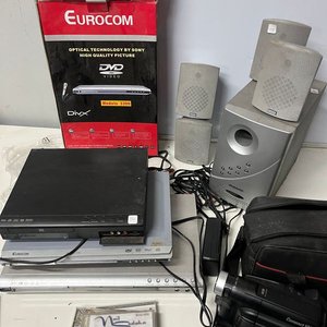 Lote de Electrónica: DVD, Home Theater Panavox, Video Grabadora JVC y Accesorios - imagen 7