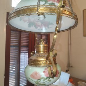 Lote anterior: Lámpara Quinqué Antigua de Bronce con Vidrio Opalino Pintado a Mano