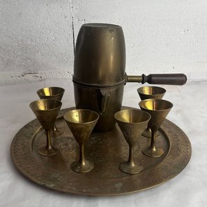 Juego de Café Turco en Bronce con Cafetera, 6 Copas y Bandeja Cincelada - imagen 4