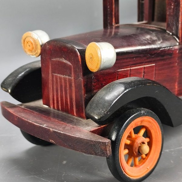 Modelo de Camión Ford en Escala 1/14 en Madera - imagen 2