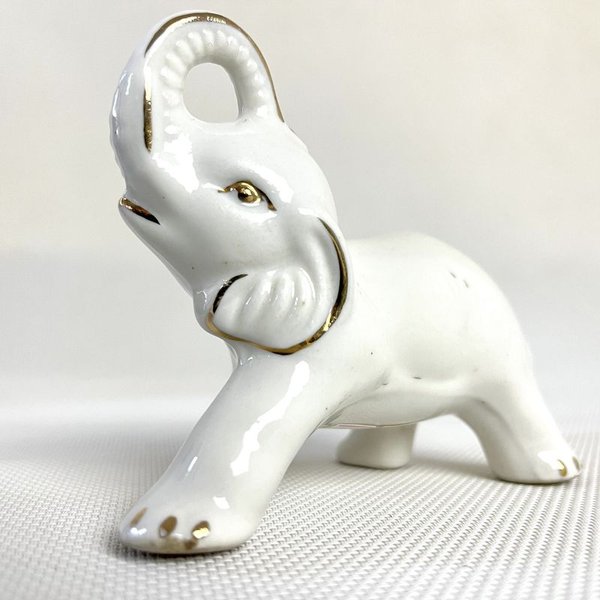 Figura de Elefante en Cerámica con Detalles Intricados - imagen 1