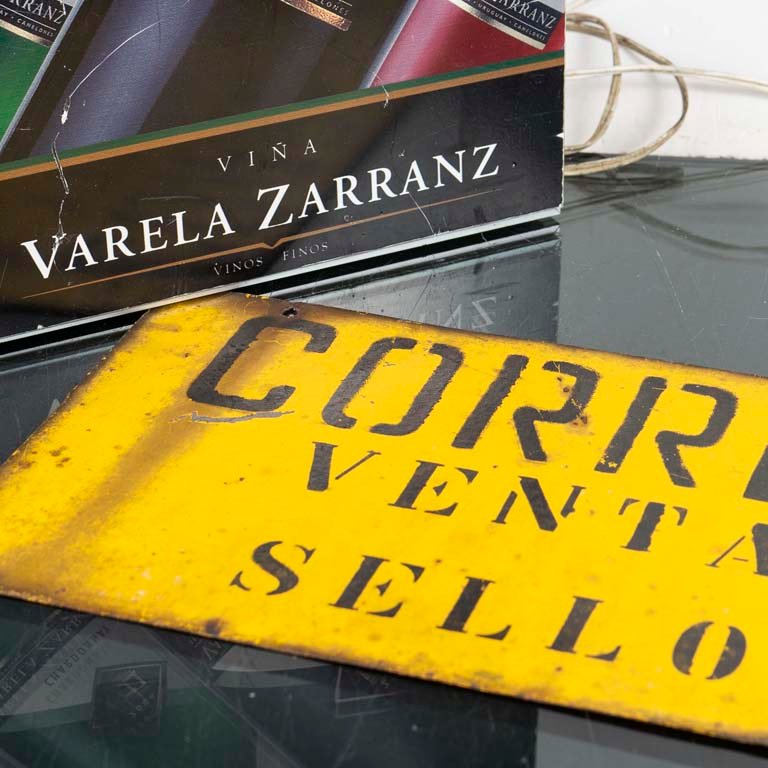 Carteles de vinos y correos, vintage y en buen estado - imagen 2