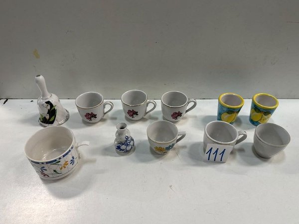 Conjunto de 8 Tacitas de Cerámica con Campana Decorativa - imagen 1