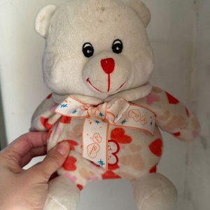Lote anterior: Oso de Peluche Blanco con Corazones Rojos y Rosas