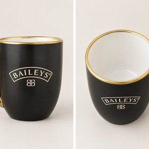 Lote anterior: Taza de Licor Baileys Negra con Detalles Dorados