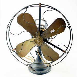 Lote siguiente: Ventilador de Mesa General Electric Antiguo con Aspas de Bronce