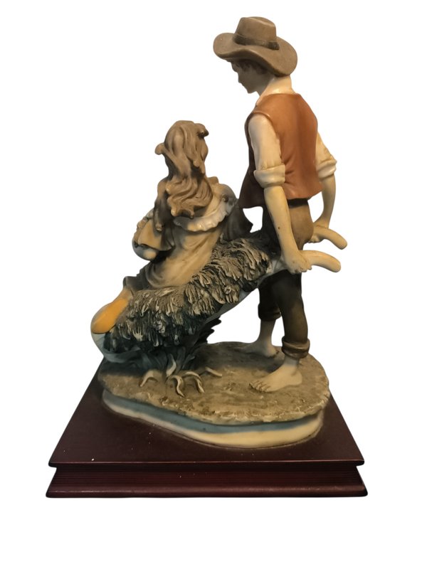 Figurina de pareja campesina en estilo artístico - imagen 3