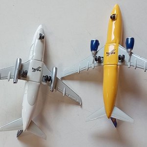 Lote de 2 Aviones a Escala Herpa B737 Freedomair y Air New Zealand - imagen 3