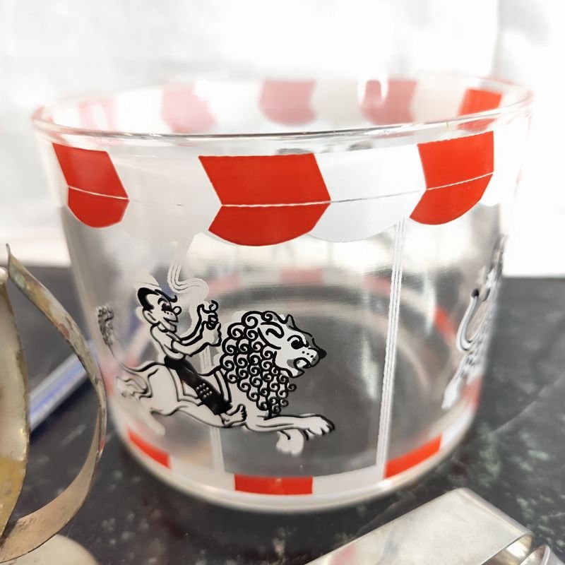 Vaso vintage americano de vidrio circa 1950, raro recipiente en vidrio motivo calesita y varias piezas de acero inoxidable - imagen 5