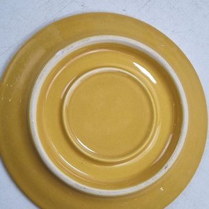 Lote de Vajilla Surtida: Platos de Postre Florales, Tazas de Café Amarillas y Set de Desayuno Blanco - imagen 6