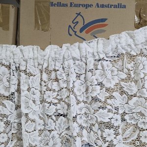 Par de Cortinas de Encaje Blanco con Motivos Florales - imagen 4