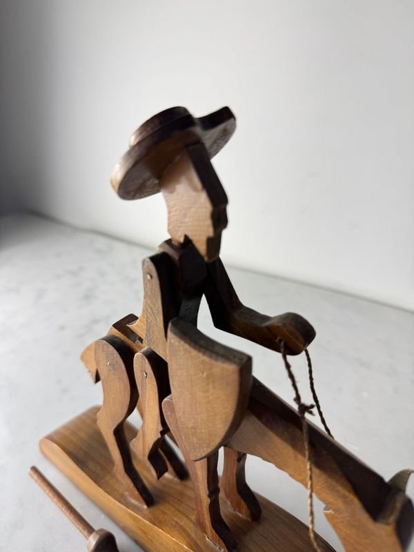 Escultura en madera articulada de cowboy y caballo - imagen 3