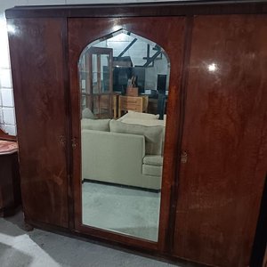 Ropero Antiguo de Madera con Espejo Biselado y Cajones - imagen 8