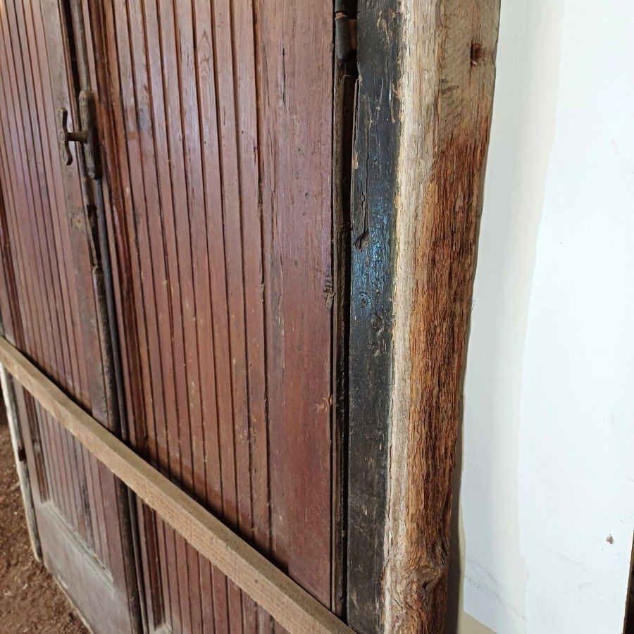 Puerta de madera antigua con marco - imagen 4