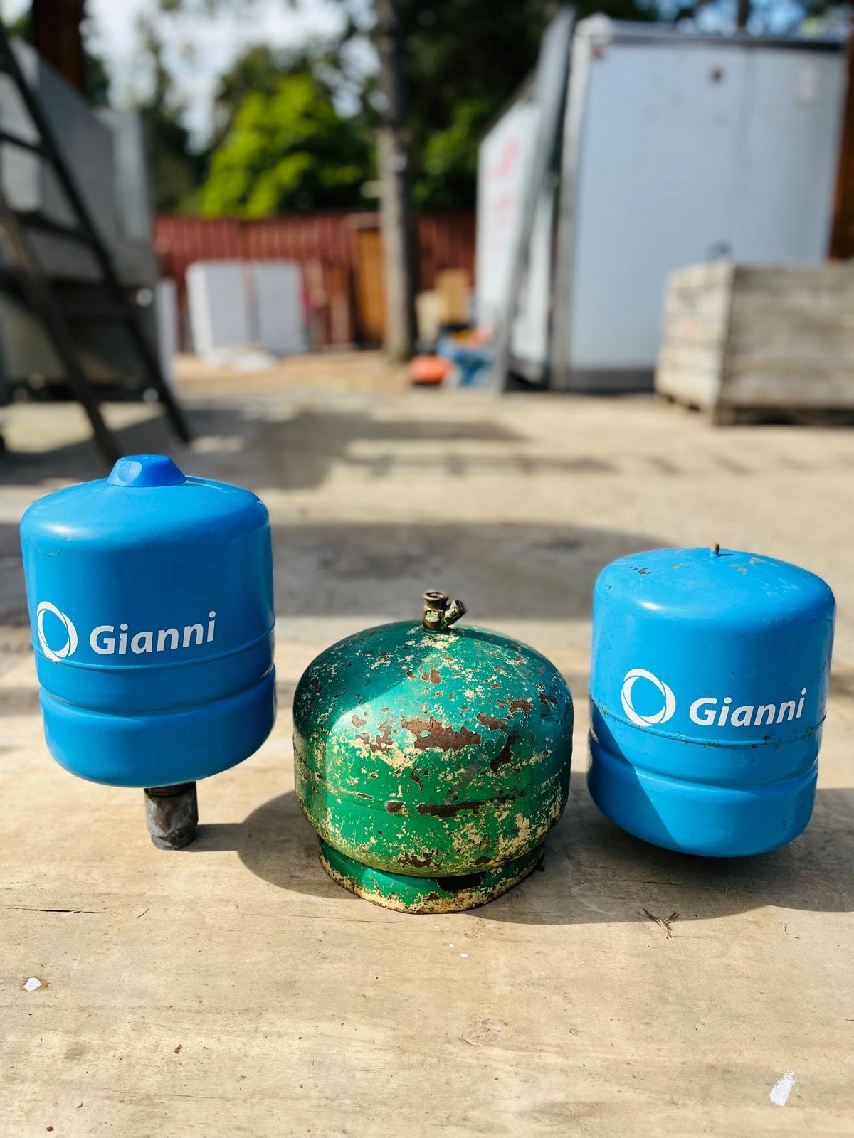 Dos Bombas de Vacío Giani y Garrafa de Gas de 3 Kg