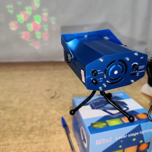 Lote anterior: Proyector de Luces Láser Audiorítmico con Trípode y Caja