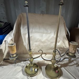 Lámpara Antigua de Mesa Estilo Candelabro de Dos Luces en Latón - imagen 6