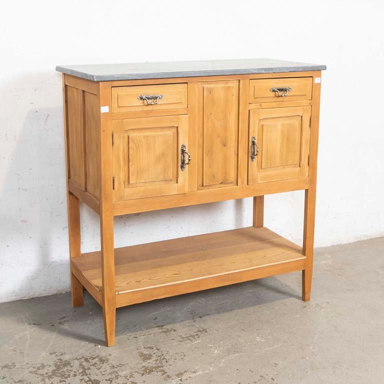 Trinchante de madera con tapa de mármol, dos puertas y dos cajones