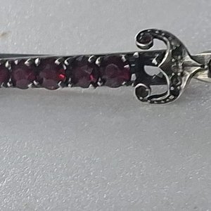 Prendedor Antiguo Estilo Daga con Granates en Plata - imagen 4