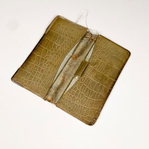 Carnet de Baile Antiguo en Cuero con Dama Alada en Plata y Esmalte - imagen 4