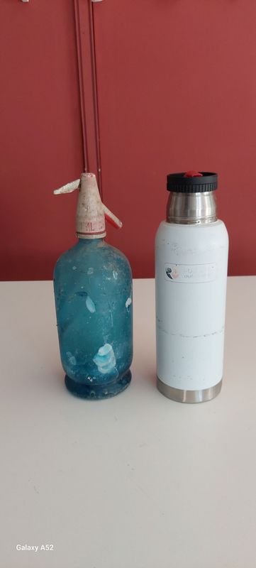 Botella de vidrio sifon con mecanismo y etiqueta - imagen 3