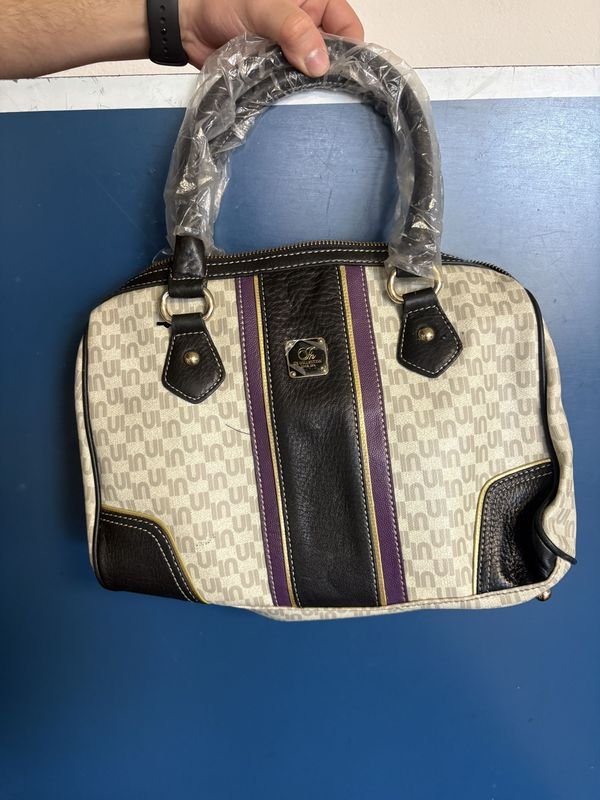 Lote de 4 Carteras de Mujer: Diseños Variados - imagen 1