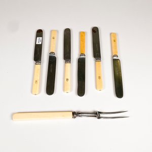 Juego de 7 Piezas: Cuchillos con Hojas de Acero y Tenedor Trincheta Elkington - imagen 2