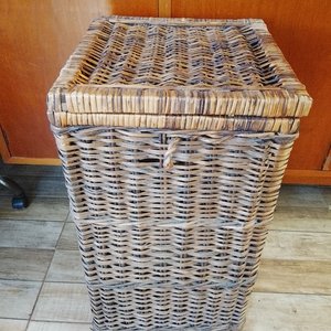 Lote anterior: Baúl de Mimbre con Tapa