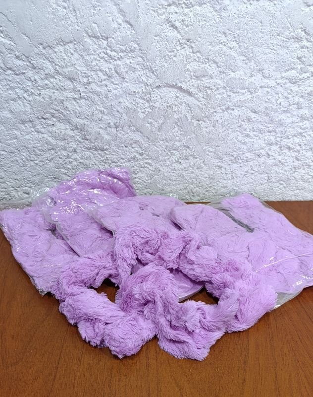 Lote siguiente: Chalinas para dama violeta