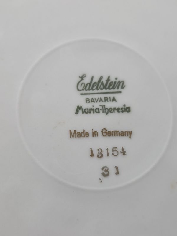 Piezas de porcelana fina y decorativa - imagen 7