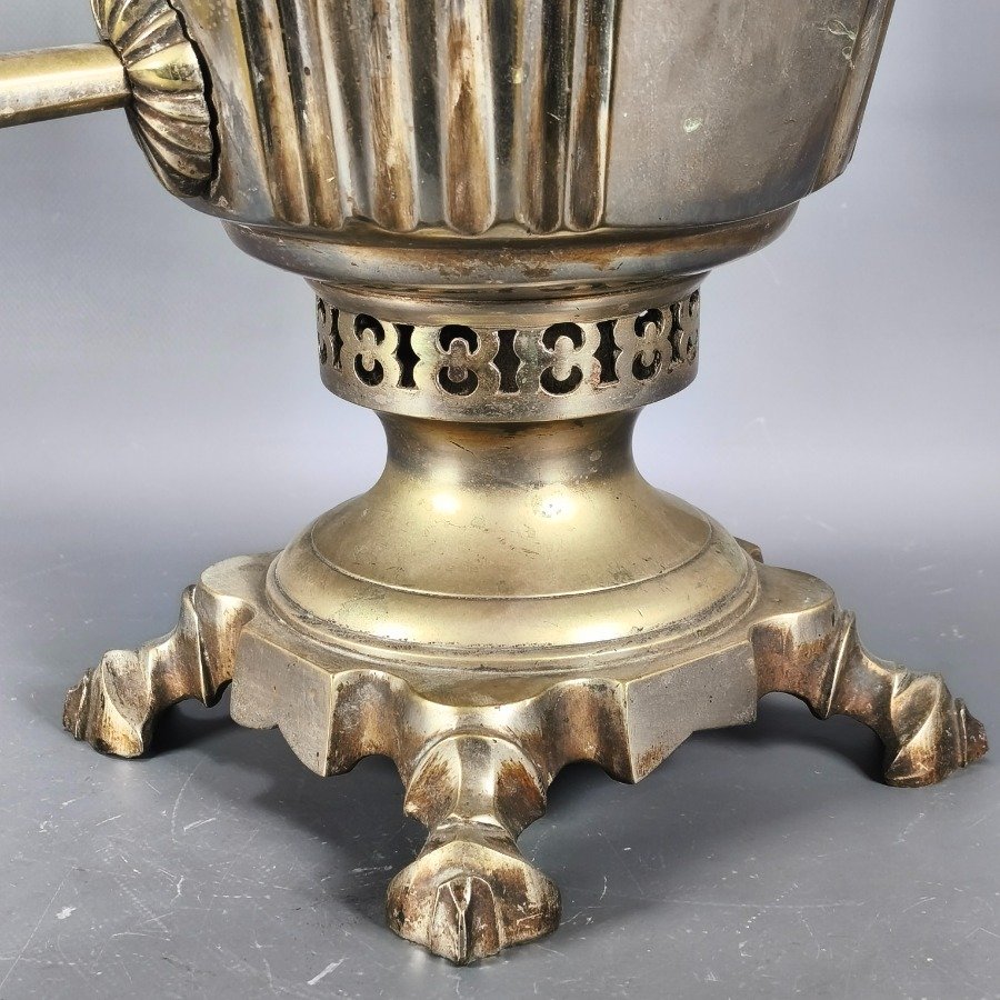 Samovares y objetos decorativos de metal - imagen 4