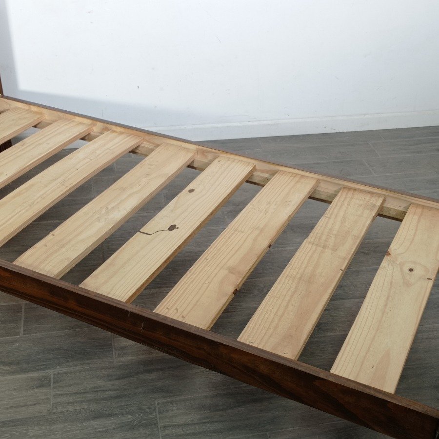 Cama de una plaza en Pino - imagen 4