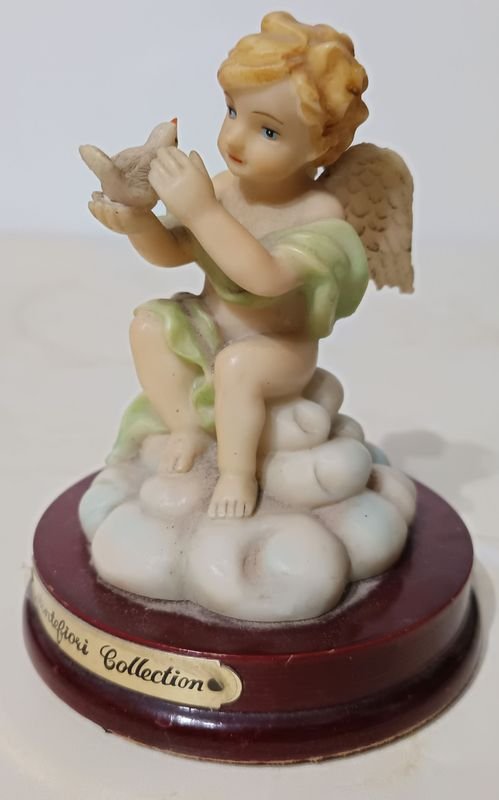 Figurita de Ángel con Paloma en Resina, Colección MONTEFIORI - imagen 6