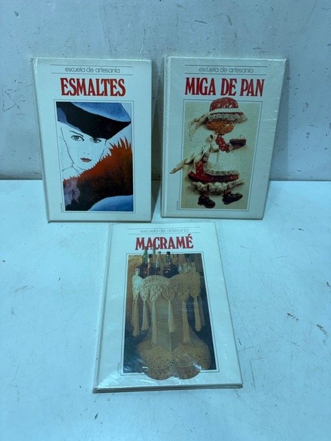 Escuela de Artesanía: Libros sobre Esmaltes, Migas de Pan y Macramé