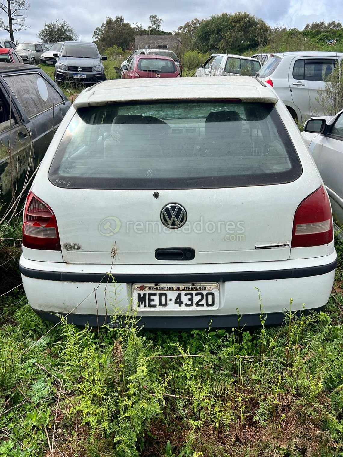 Volkswagen Gol Blanco con Matrícula MED-4320