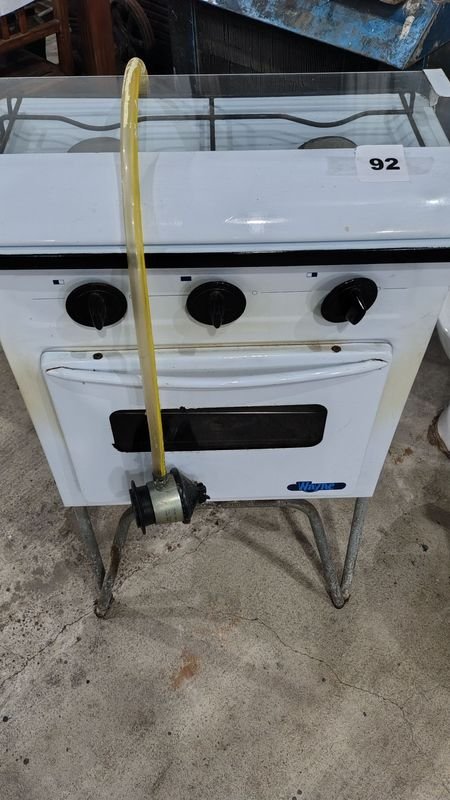 Lote siguiente: Cocina a Gas con Horno y 2 Hornallas