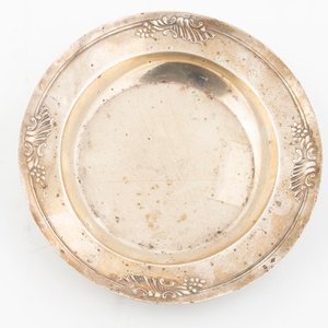 Dos Platitos de Plata con Detalles Decorativos - imagen 3