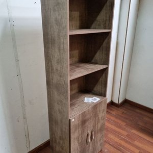 Estante Enchapado con Puertas y Tres Estantes Abiertos - imagen 3