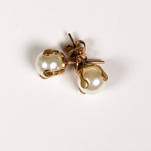 Lote de Cuatro Piezas de Joyería: Pulsera, Caravanas y Colgantes - imagen 3